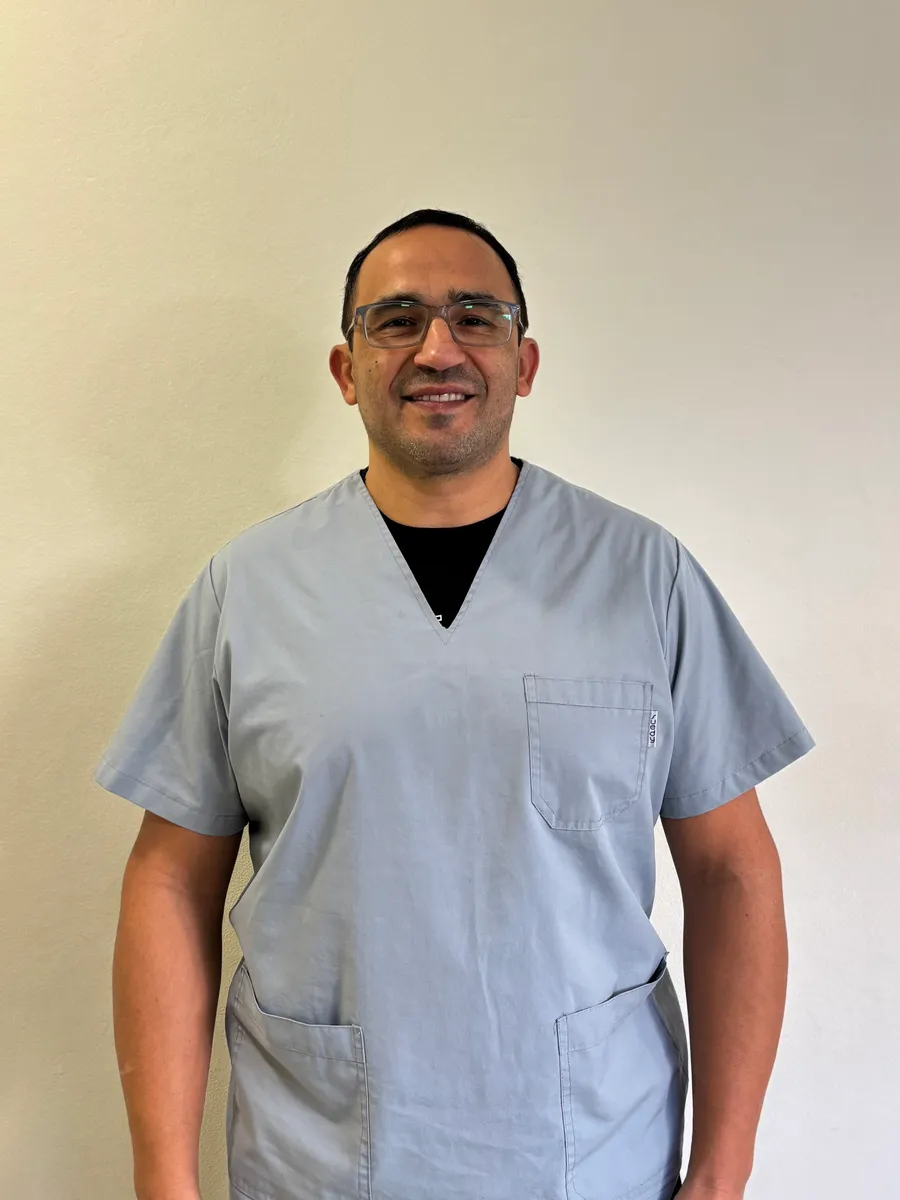 Dr/a. Danilo Tabarez